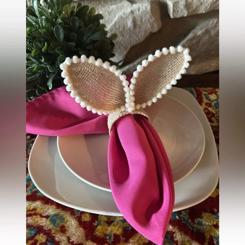 NWOT 4 Burlap Bunny Rabbit Ear Napkin Rings Tan w/ White‎ Pom Pom Fringe